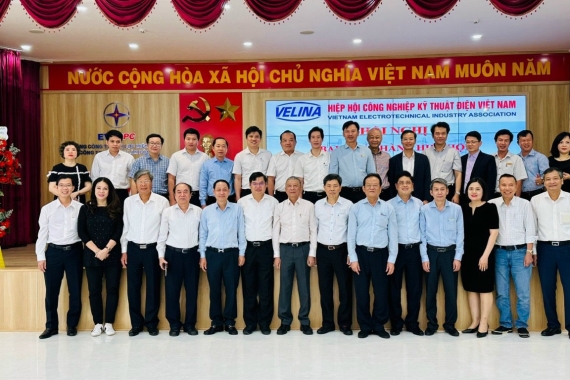CADIVI vinh dự nhận bằng khen của Liên đoàn Thương mại và Công nghiệp VN (VCCI) và Hiệp hội Công nghiệp Kỹ thuật điện Việt Nam (VELINA)